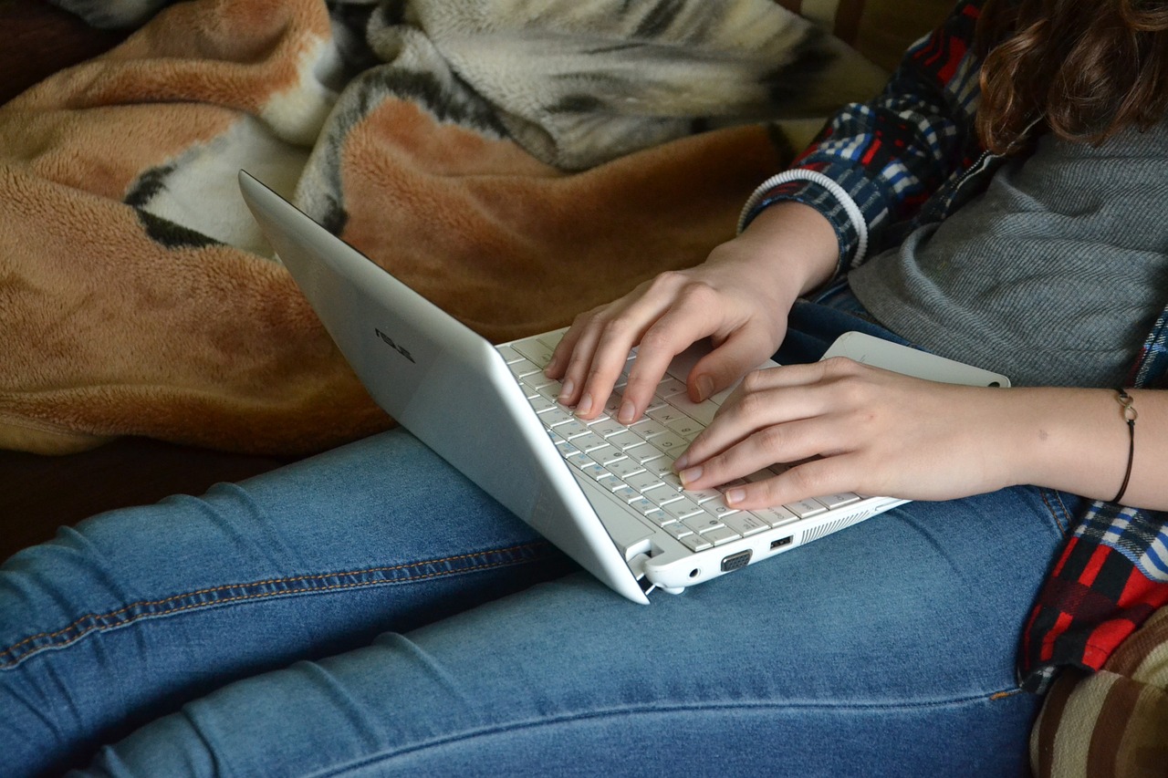 how to sell digital downloads on etsy